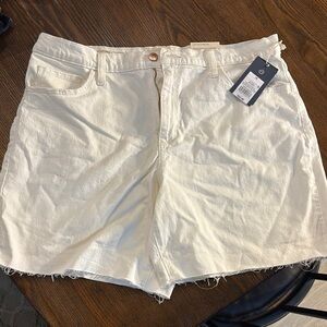 Women's Cream Shorts